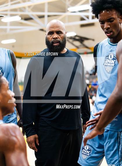 Thumbnail 2 in Team Bubba Chuck vs Team Answer (Iverson Classic) photogallery.