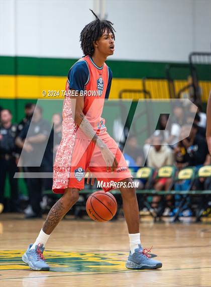 Thumbnail 2 in Team Bubba Chuck vs Team Answer (Iverson Classic) photogallery.