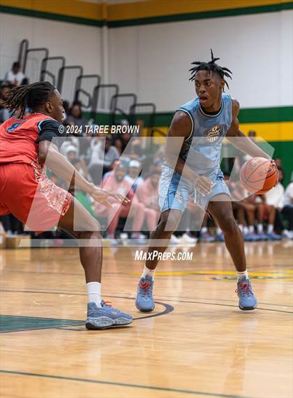 Thumbnail 2 in Team Bubba Chuck vs Team Answer (Iverson Classic) photogallery.