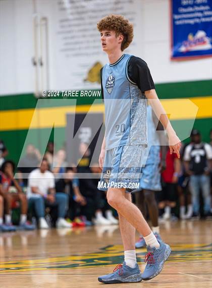 Thumbnail 2 in Team Bubba Chuck vs Team Answer (Iverson Classic) photogallery.