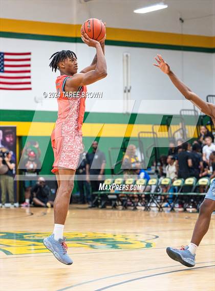 Thumbnail 1 in Team Bubba Chuck vs Team Answer (Iverson Classic) photogallery.