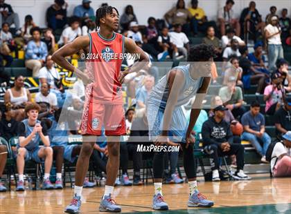 Thumbnail 3 in Team Bubba Chuck vs Team Answer (Iverson Classic) photogallery.