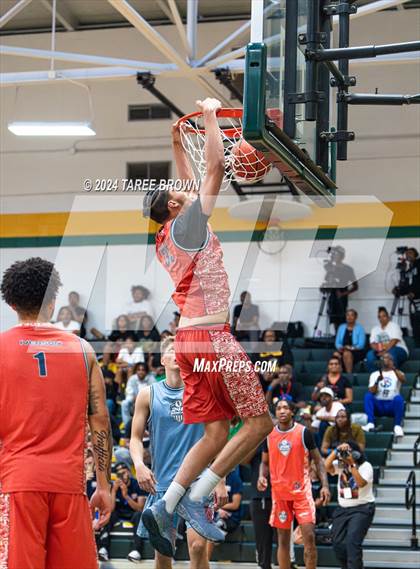 Thumbnail 3 in Team Bubba Chuck vs Team Answer (Iverson Classic) photogallery.