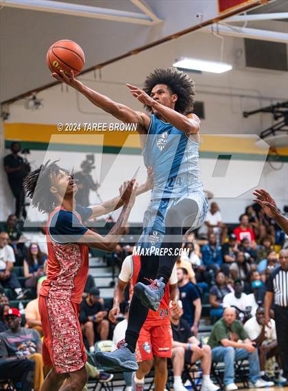 Thumbnail 2 in Team Bubba Chuck vs Team Answer (Iverson Classic) photogallery.