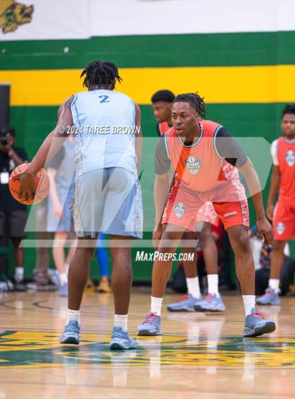 Thumbnail 3 in Team Bubba Chuck vs Team Answer (Iverson Classic) photogallery.