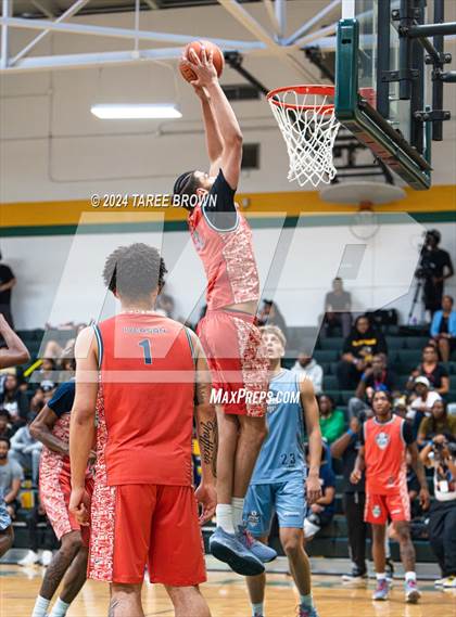 Thumbnail 2 in Team Bubba Chuck vs Team Answer (Iverson Classic) photogallery.