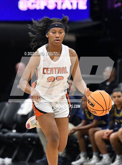 Thumbnail 3 in Bonita Vista vs. Central (CIF State D2 Final) photogallery.