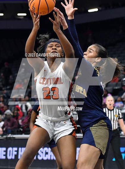 Thumbnail 3 in Bonita Vista vs. Central (CIF State D2 Final) photogallery.