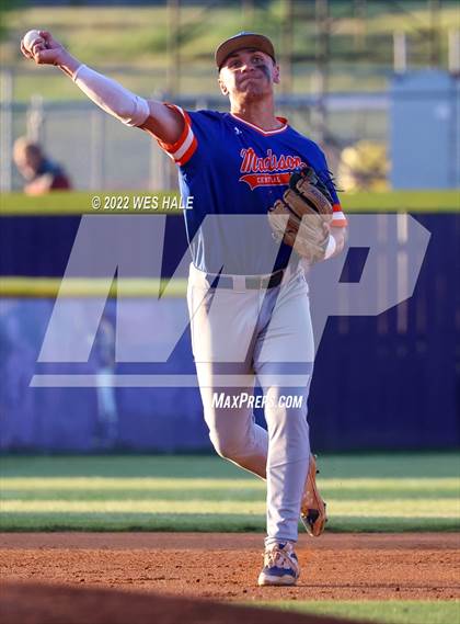 Thumbnail 3 in Madison Central vs. DeSoto Central photogallery.