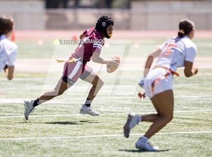 Thumbnail 2 in Oxnard vs. Westlake photogallery.