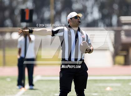 Thumbnail 2 in Oxnard vs. Westlake photogallery.
