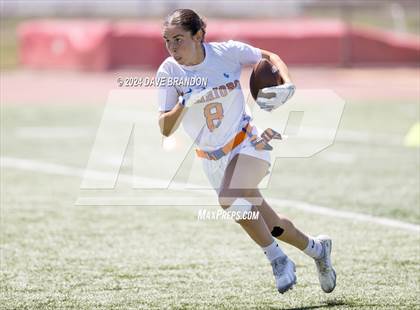 Thumbnail 2 in Oxnard vs. Westlake photogallery.