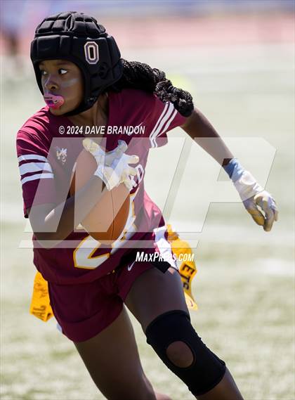 Thumbnail 3 in Oxnard vs. Westlake photogallery.