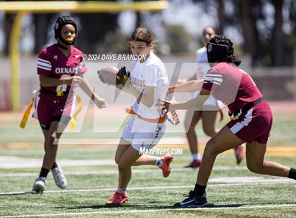 Thumbnail 2 in Oxnard vs. Westlake photogallery.