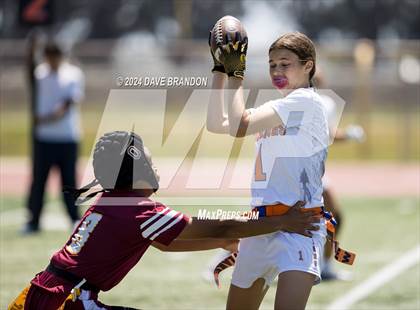 Thumbnail 3 in Oxnard vs. Westlake photogallery.