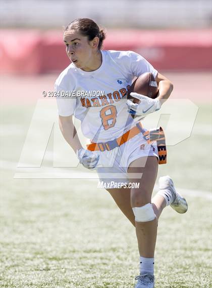 Thumbnail 3 in Oxnard vs. Westlake photogallery.