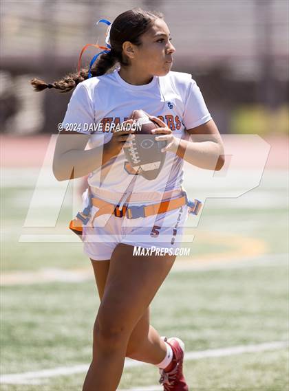 Thumbnail 2 in Oxnard vs. Westlake photogallery.