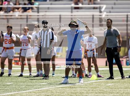Thumbnail 3 in Oxnard vs. Westlake photogallery.