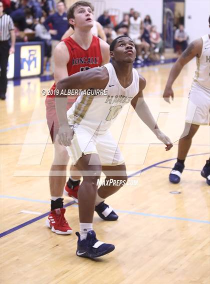 Thumbnail 1 in Roncalli vs. Decatur Central (IHSAA 4A 2nd Round Playoff) photogallery.