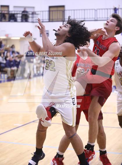 Thumbnail 3 in Roncalli vs. Decatur Central (IHSAA 4A 2nd Round Playoff) photogallery.