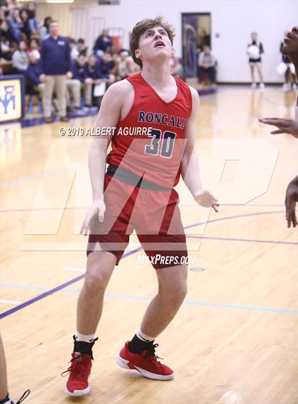 Thumbnail 2 in Roncalli vs. Decatur Central (IHSAA 4A 2nd Round Playoff) photogallery.