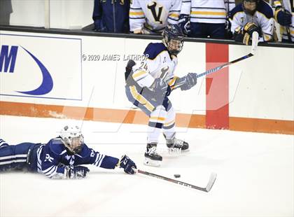 Thumbnail 2 in Victor vs. Pittsford photogallery.