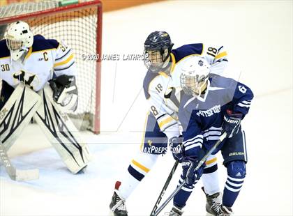 Thumbnail 2 in Victor vs. Pittsford photogallery.