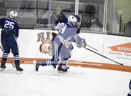 Thumbnail 1 in Victor vs. Pittsford photogallery.