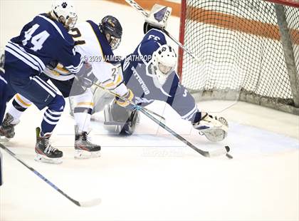 Thumbnail 2 in Victor vs. Pittsford photogallery.