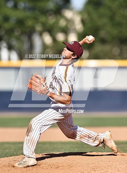 Thumbnail 3 in Sierra vs. Mendota photogallery.