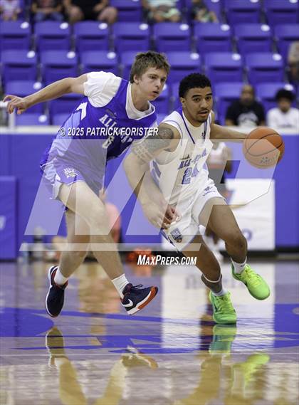 Thumbnail 2 in San Antonio Sports 1A-5A All-Star Game photogallery.