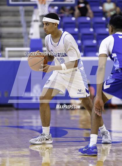 Thumbnail 1 in San Antonio Sports 1A-5A All-Star Game photogallery.