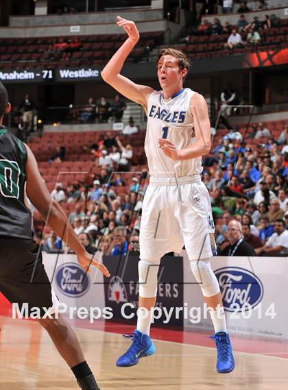 Thumbnail 2 in Santa Margarita vs. Brea Olinda (CIF SS 3AA Final) photogallery.