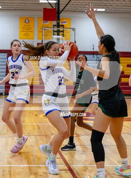Thumbnail 1 in Robinson vs. St. Stephen's & St. Agnes (Cougar Holiday Classic) photogallery.