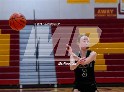 Thumbnail 1 in Robinson vs. St. Stephen's & St. Agnes (Cougar Holiday Classic) photogallery.