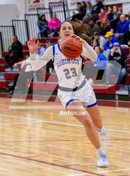 Thumbnail 1 in Robinson vs. St. Stephen's & St. Agnes (Cougar Holiday Classic) photogallery.