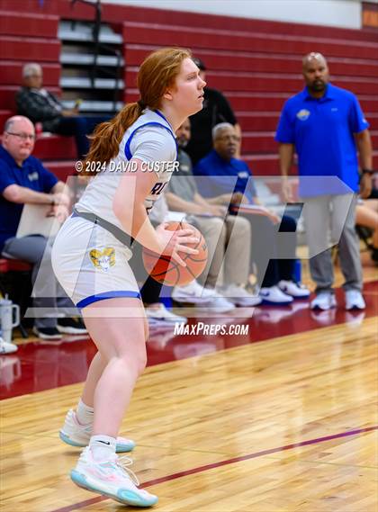 Thumbnail 1 in Robinson vs. St. Stephen's & St. Agnes (Cougar Holiday Classic) photogallery.