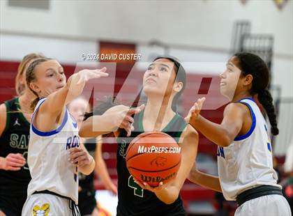 Thumbnail 1 in Robinson vs. St. Stephen's & St. Agnes (Cougar Holiday Classic) photogallery.