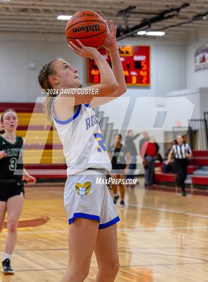 Thumbnail 3 in Robinson vs. St. Stephen's & St. Agnes (Cougar Holiday Classic) photogallery.