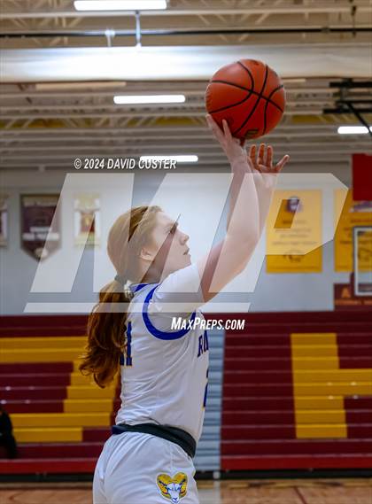 Thumbnail 3 in Robinson vs. St. Stephen's & St. Agnes (Cougar Holiday Classic) photogallery.