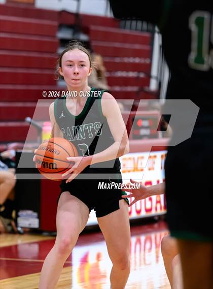 Thumbnail 2 in Robinson vs. St. Stephen's & St. Agnes (Cougar Holiday Classic) photogallery.