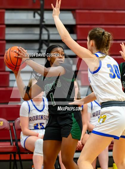 Thumbnail 1 in Robinson vs. St. Stephen's & St. Agnes (Cougar Holiday Classic) photogallery.