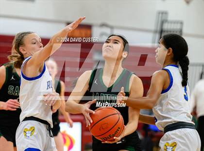 Thumbnail 3 in Robinson vs. St. Stephen's & St. Agnes (Cougar Holiday Classic) photogallery.