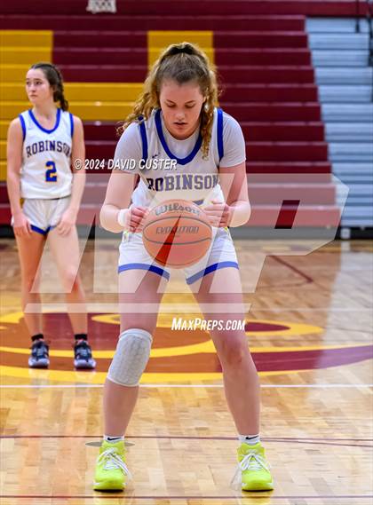Thumbnail 1 in Robinson vs. St. Stephen's & St. Agnes (Cougar Holiday Classic) photogallery.