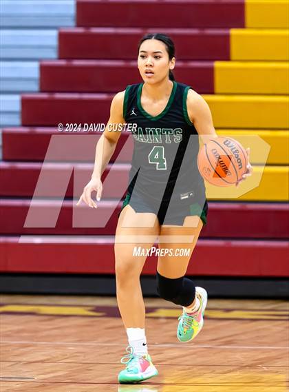 Thumbnail 3 in Robinson vs. St. Stephen's & St. Agnes (Cougar Holiday Classic) photogallery.