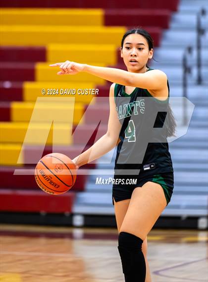 Thumbnail 2 in Robinson vs. St. Stephen's & St. Agnes (Cougar Holiday Classic) photogallery.