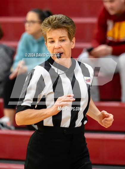 Thumbnail 2 in Robinson vs. St. Stephen's & St. Agnes (Cougar Holiday Classic) photogallery.