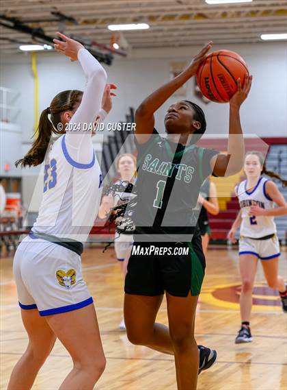 Thumbnail 1 in Robinson vs. St. Stephen's & St. Agnes (Cougar Holiday Classic) photogallery.