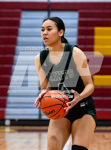 Thumbnail 2 in Robinson vs. St. Stephen's & St. Agnes (Cougar Holiday Classic) photogallery.