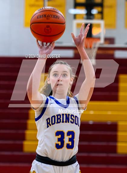 Thumbnail 2 in Robinson vs. St. Stephen's & St. Agnes (Cougar Holiday Classic) photogallery.